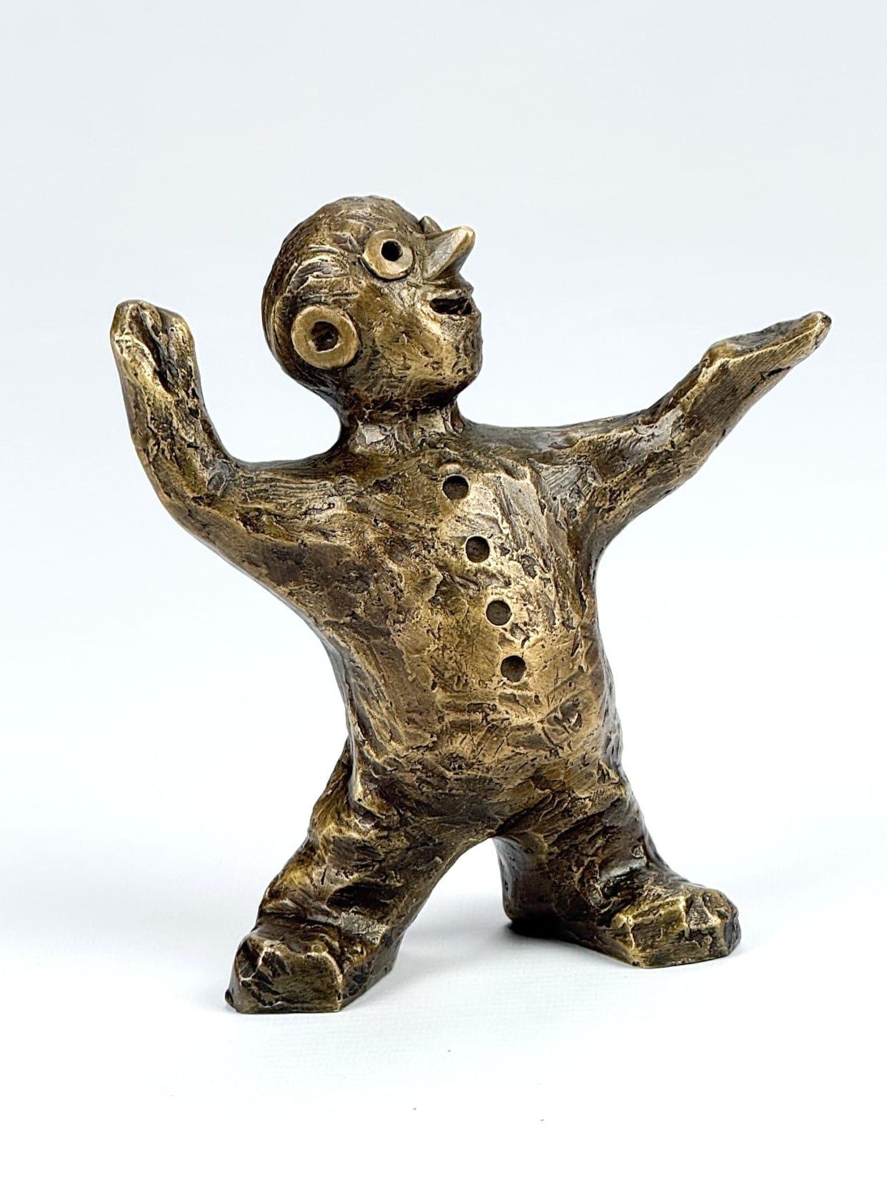 Den fremsynede bronzeskulptur af Palle Mernild set forfra
